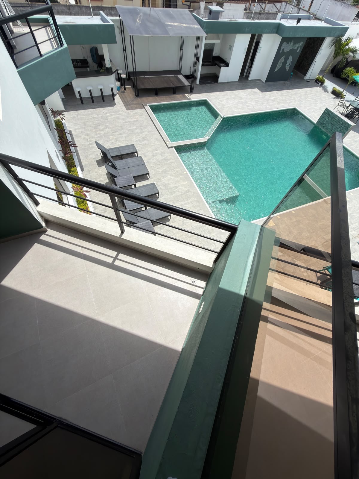 🌴 Aqua Serenity Suite | Piscina Resort • AC • WiFi — foto 5